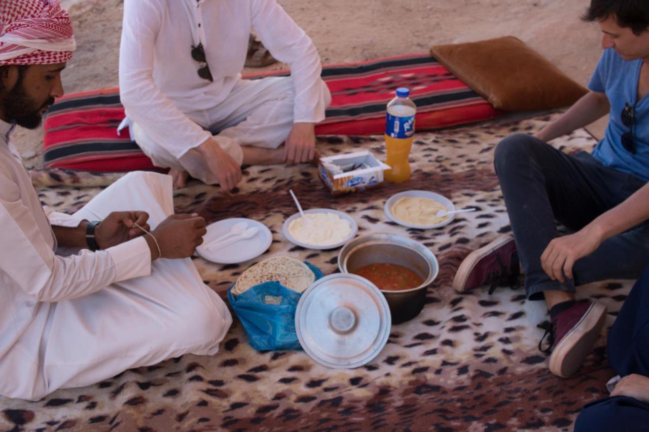Sunset Oasis Camp Hotel Aqaba Bagian luar foto