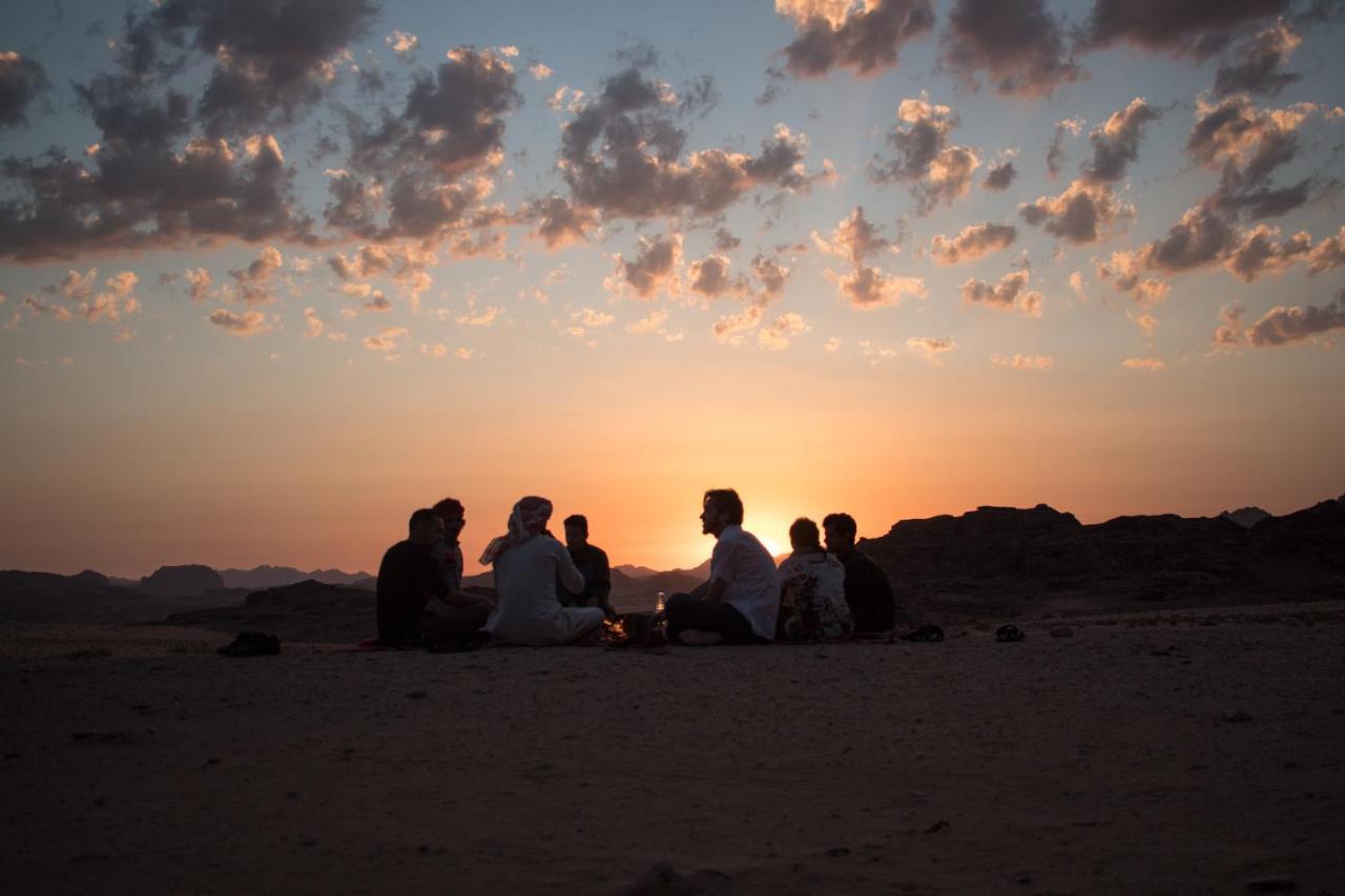 Sunset Oasis Camp Hotel Aqaba Bagian luar foto